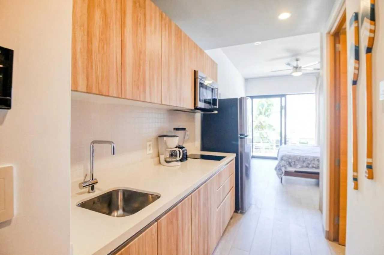 Quiet Studio 2 Blocks To The Beach Playa del Carmen Apartment